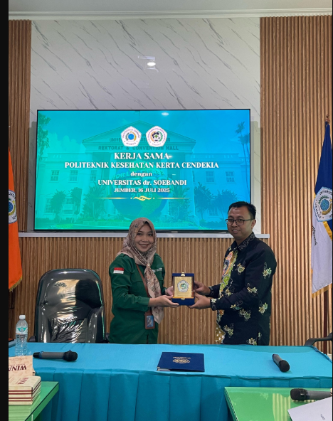 Penandatanganan Nota Kesepahaman (MoU) antara Politeknik Kesehatan Kerta Cendekia dengan Universitas